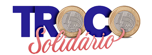 Logotipo Troco Solidário com letras azuis e moedas de um real no lugar das letras O